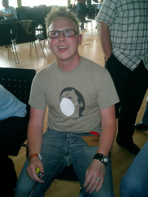 Guy in SARS shirt