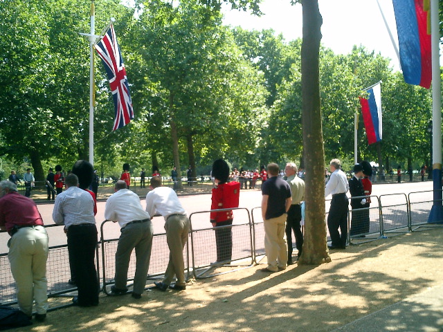 Putin's Entourage, Buckingham Garden -- cool Beefeater radio rig