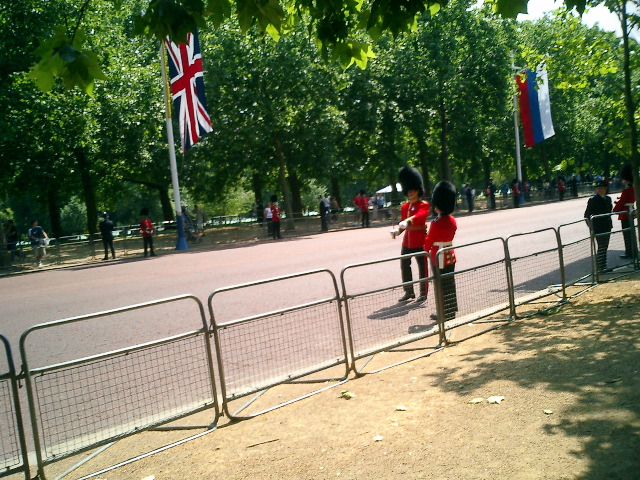 Putin's Entourage, Buckingham Garden