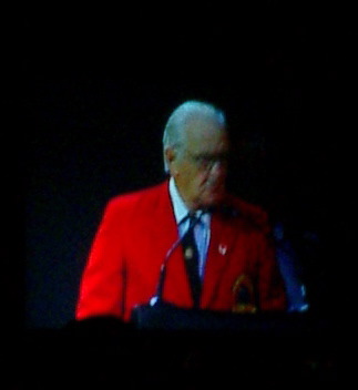 David Kyle presents Big Heart award