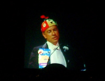 John Hertz accepts Big Heart award